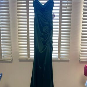 Windsor Hunter Dark Green Maxi Dress